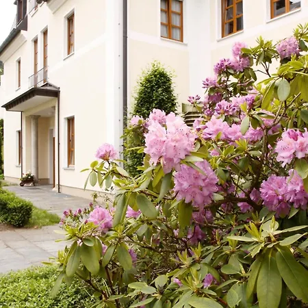 Kloster St. Josef 2* Neumarkt in der Oberpfalz