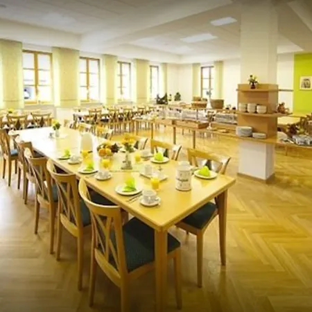 Kloster St. Josef 2* Neumarkt in der Oberpfalz
