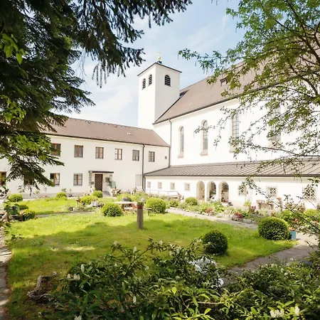 Kloster St. Josef Szálloda 2*
