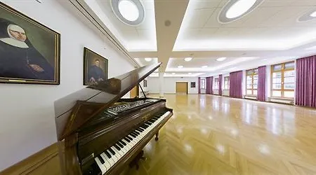Kloster St. Josef Otel
